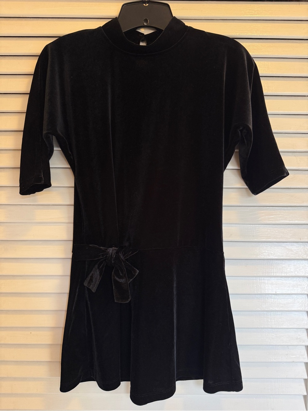 Girls' Black Velvet Tie-Waist Formal Dress